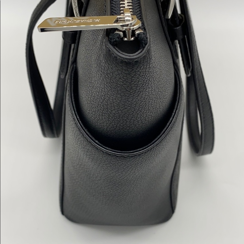 MICHAEL KORS CHARLOTTE LARGE TOP ZIP TOTE Black - Picture 14 of 16